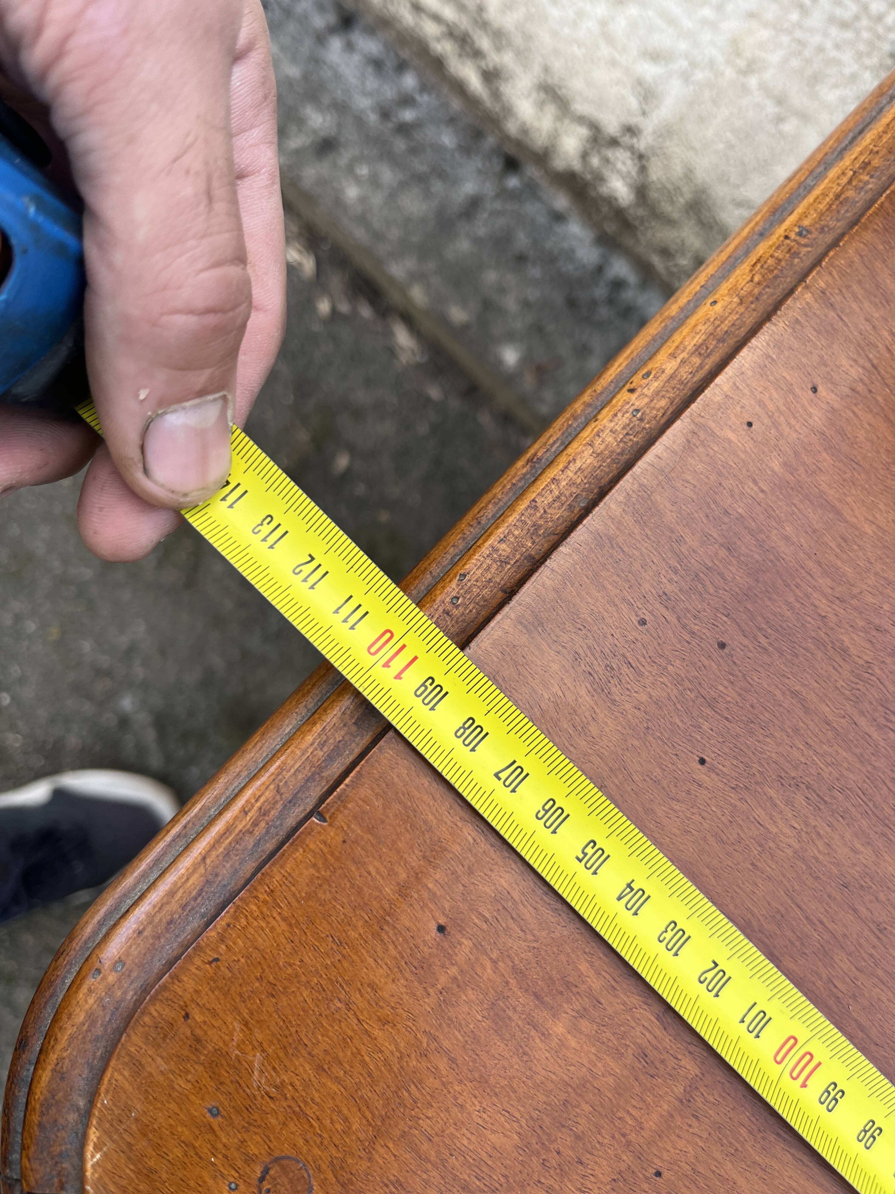 Beautiful Bordeaux chest of drawers