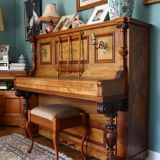 Upright piano