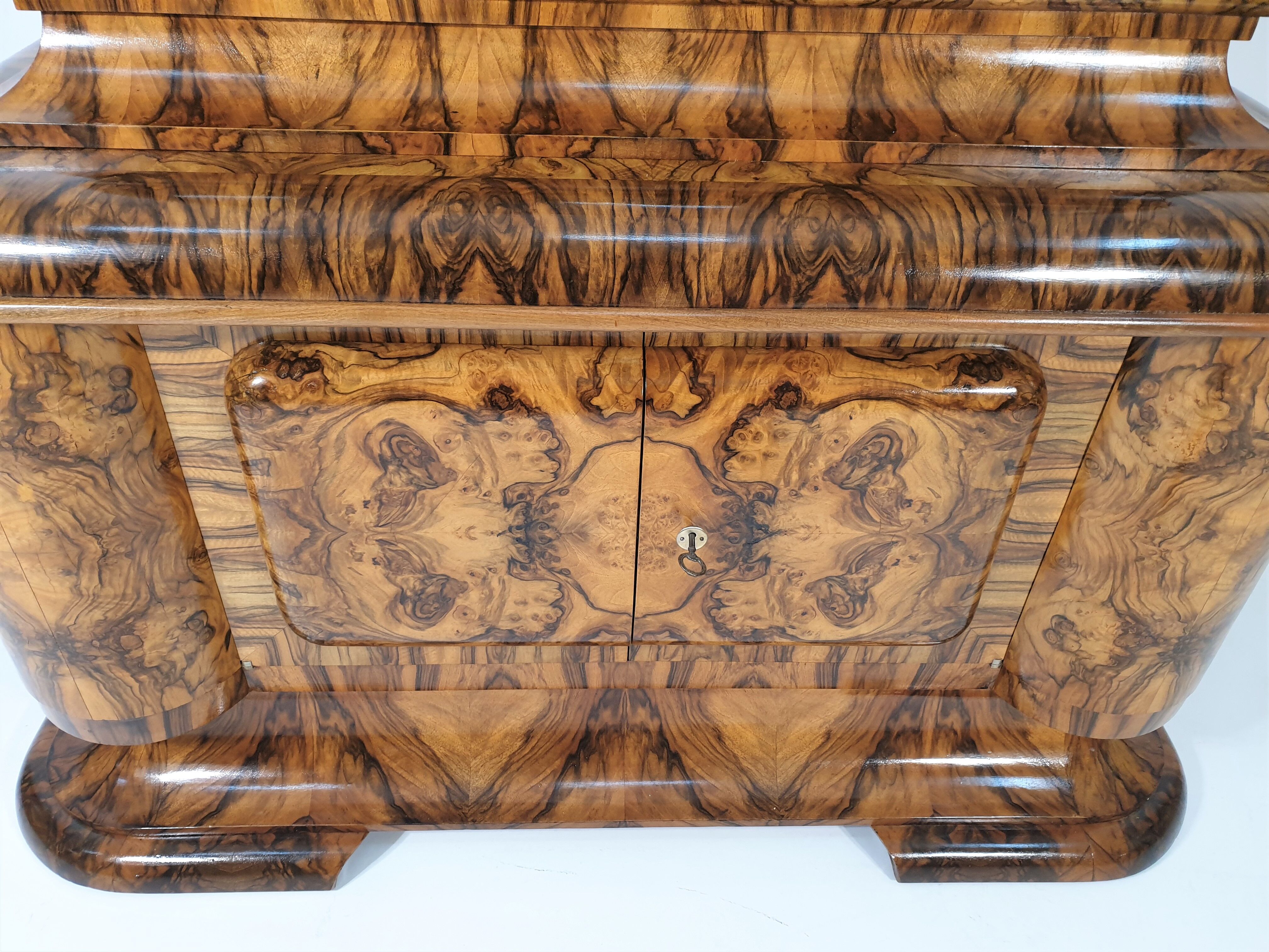 Art Deco chest of drawers1940s