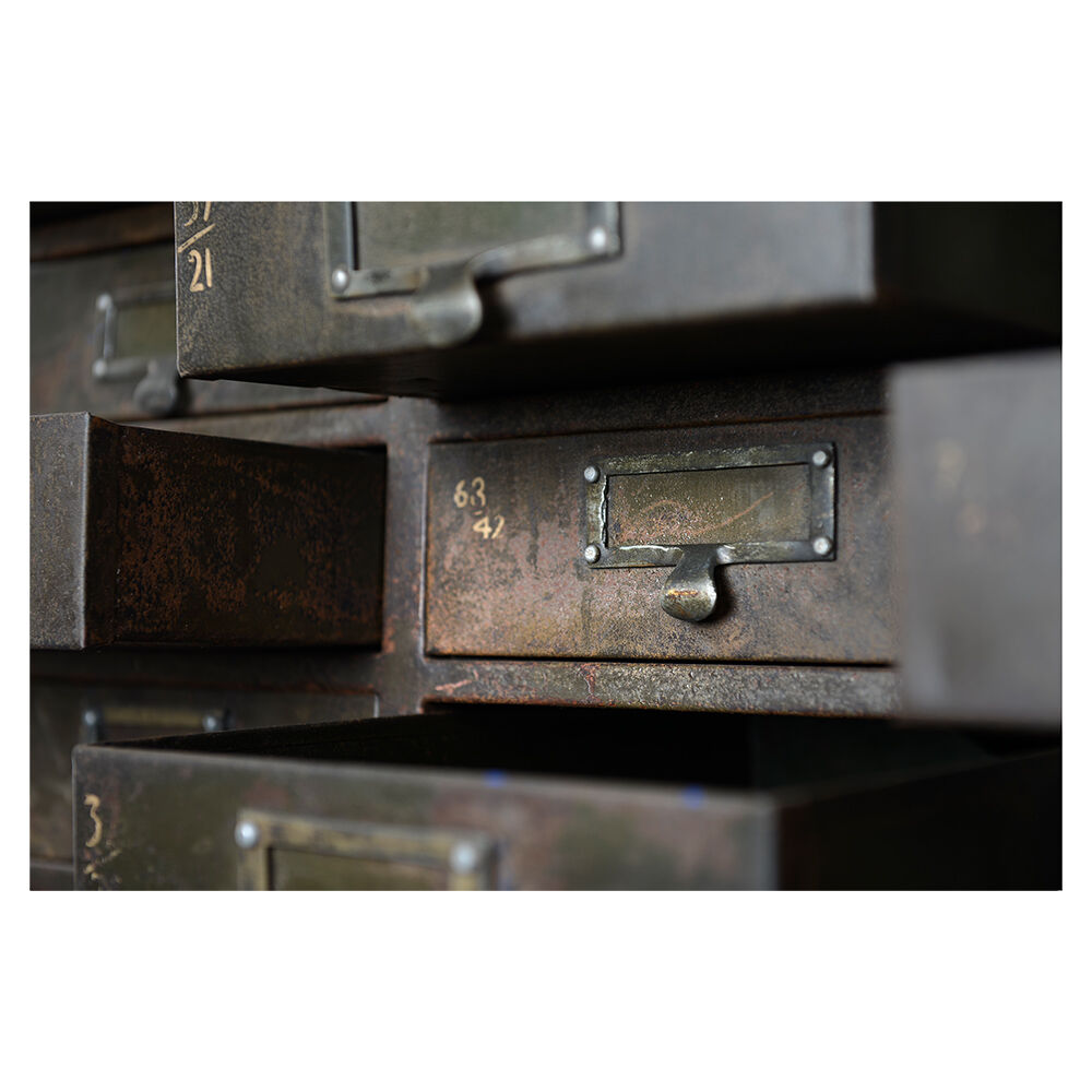 Metal workshop furniture with 72 drawers