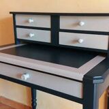 Tiered desk
