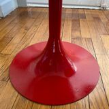 Pair of low tulip stools in red metal 1970