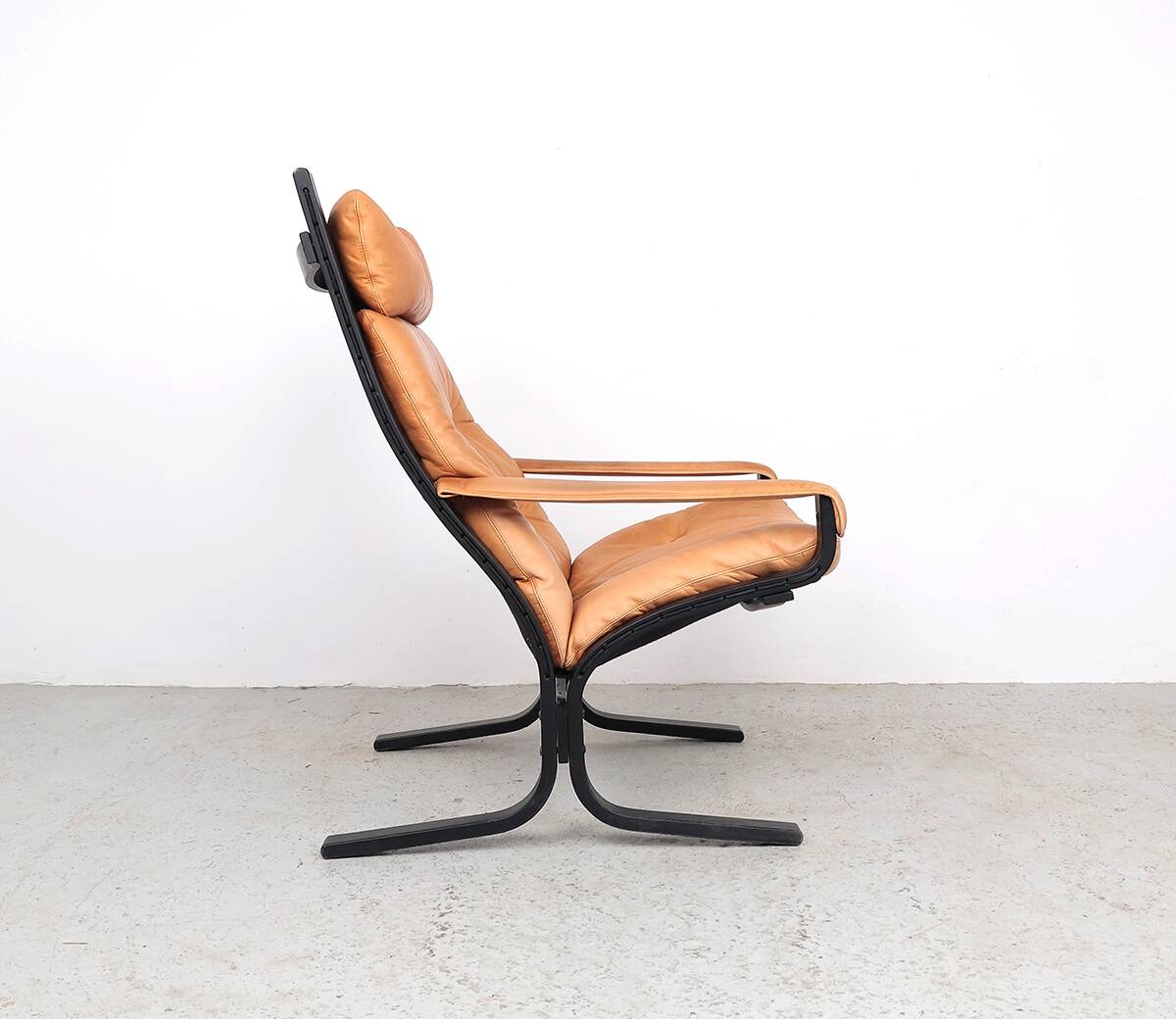 Ingmar Relling leather Siesta lounge chairs, Westnofa 1970s