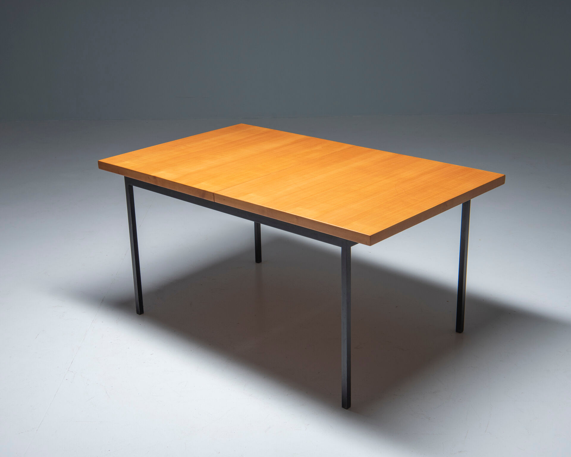 'No. 413' Extendable Dining Table in ash wood, Fred Ruf for Knoll Int., 1960's