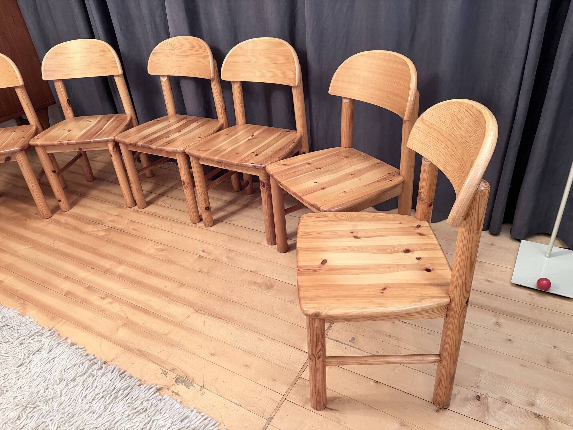 Ensemble de six chaises conçues par Rainer Daumiller, Hirtshals Savvaerk, Danemark.