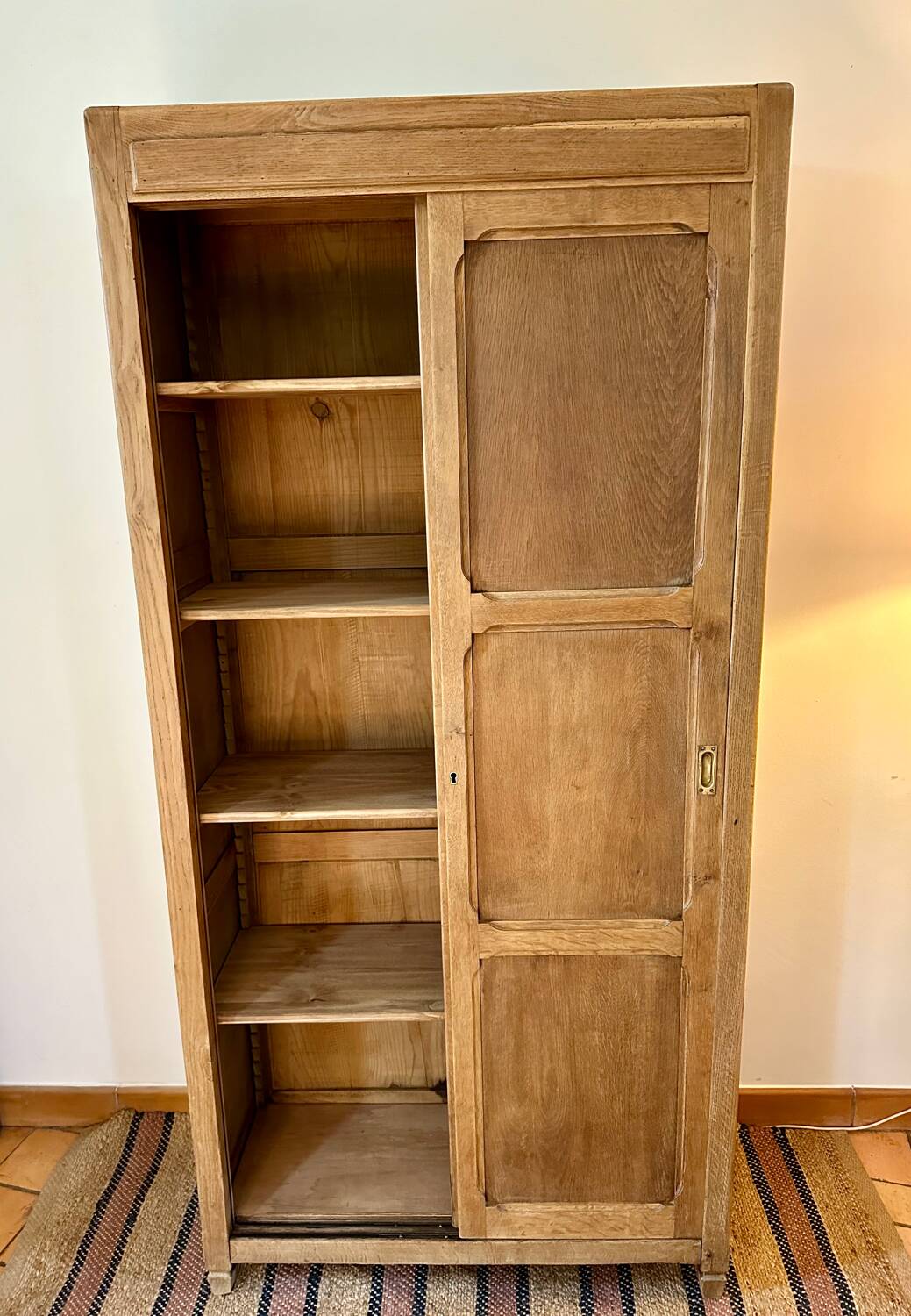 Parisian wardrobe with sliding doors