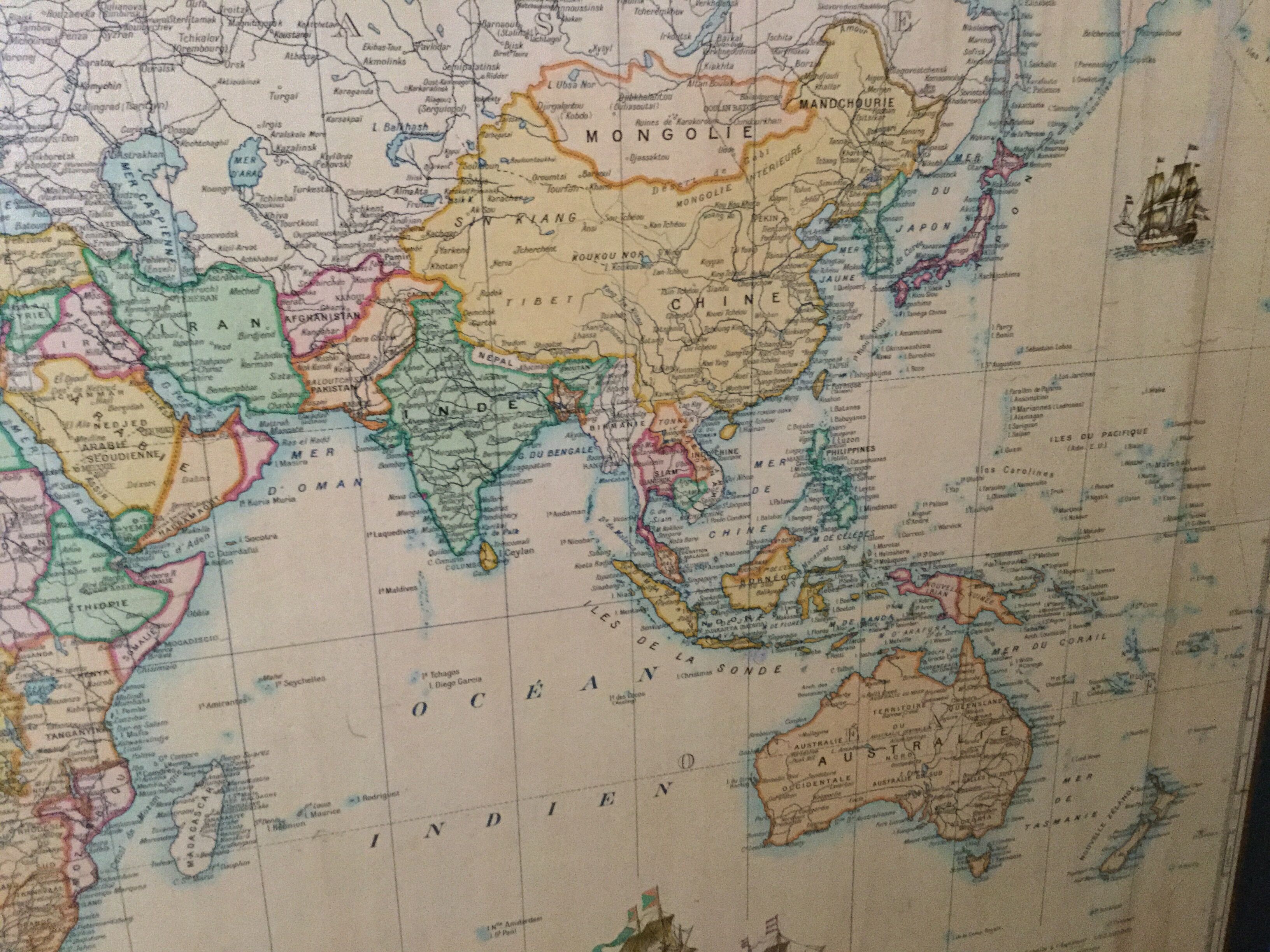 Earth planisphere Girard and Barrére from 1960