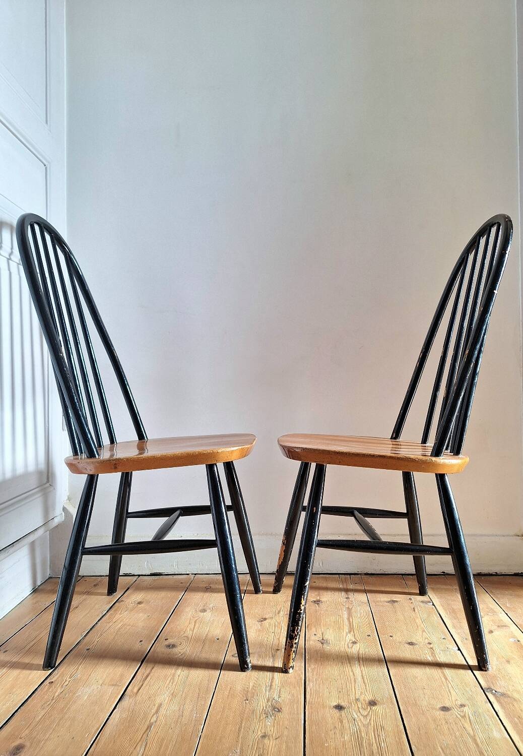 Pair of vintage Ercol chairs, Quaker model, antique seating furniture