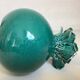 Vase boule style barbotine verte