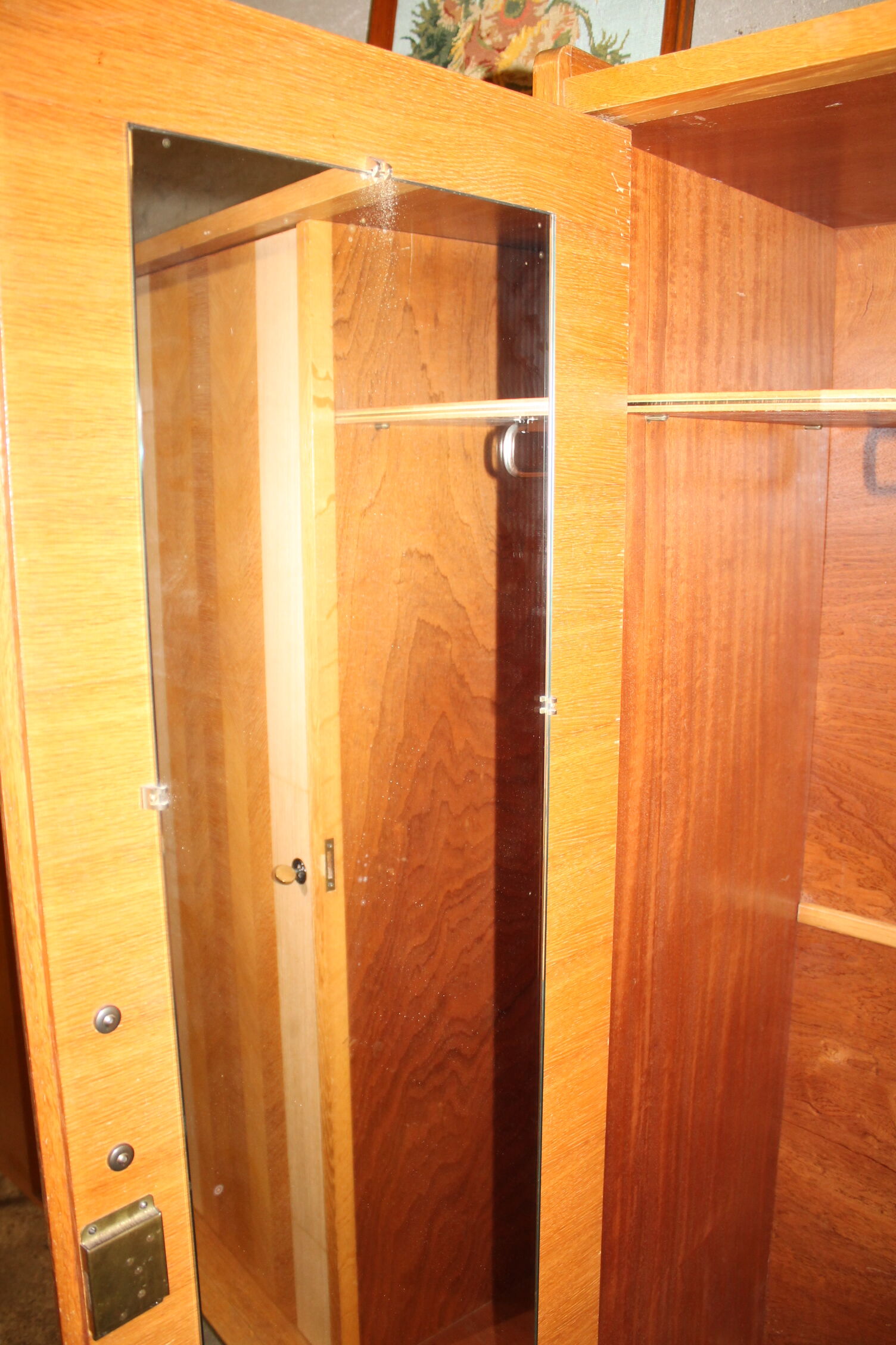 Armoire vintage