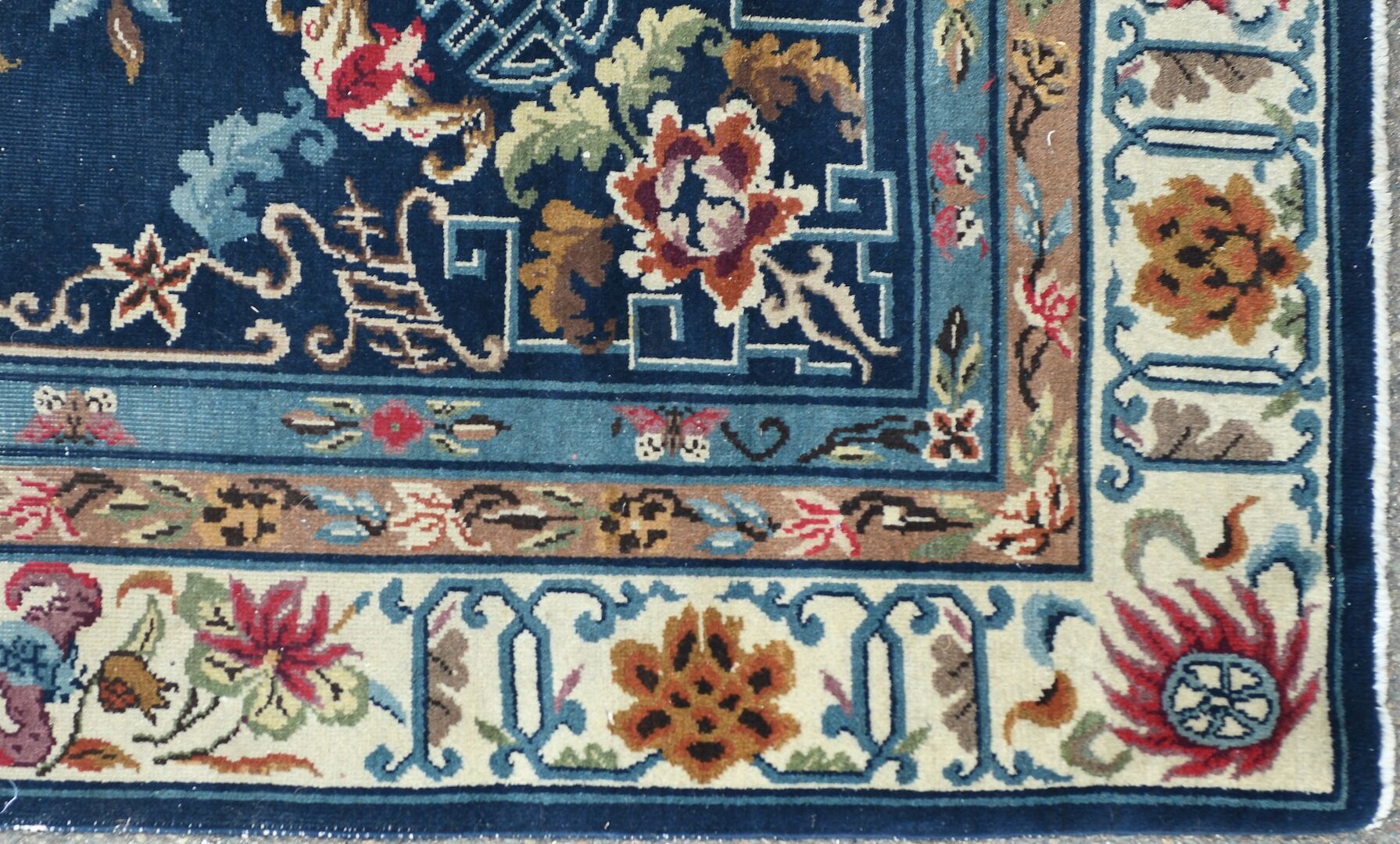 Chinese patterned carpet 214x304