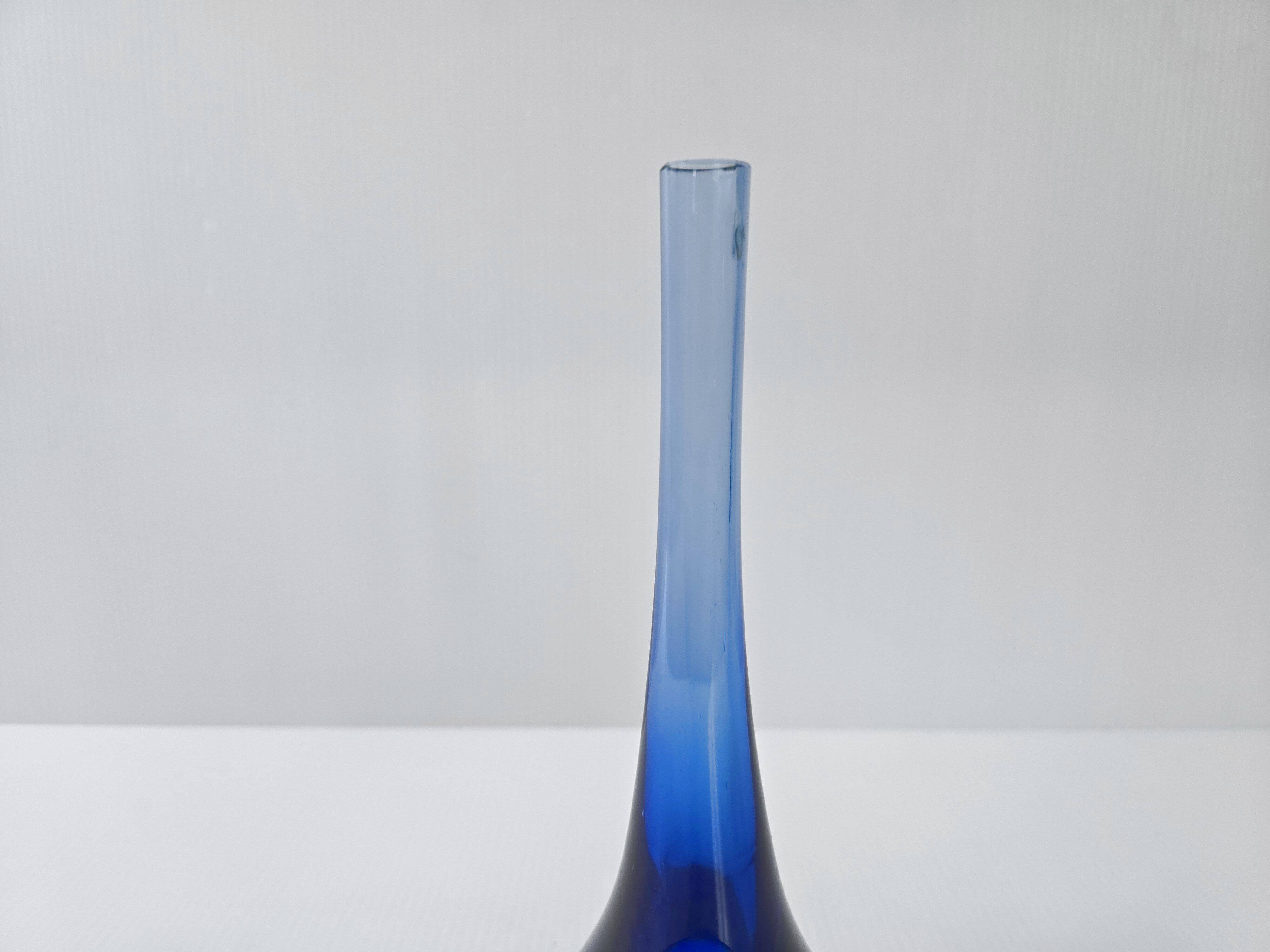 Vase soliflore en verre de Murano Sommerso 1960