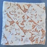 Square tablecloth 1900 very embroidered for round table