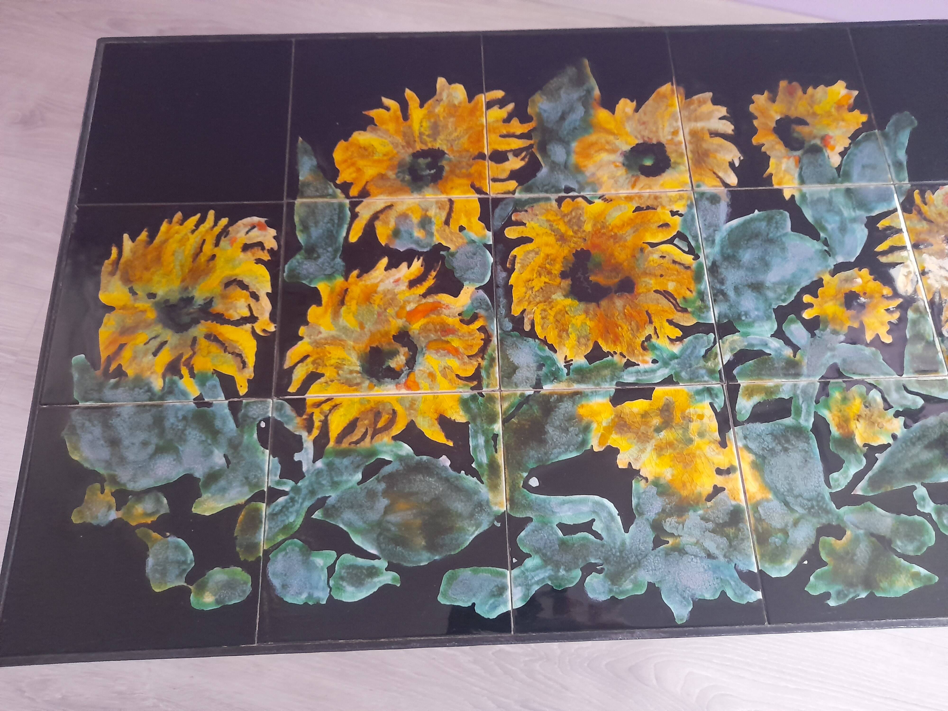 Ceramic coffee table from Quimper signed by Youen.