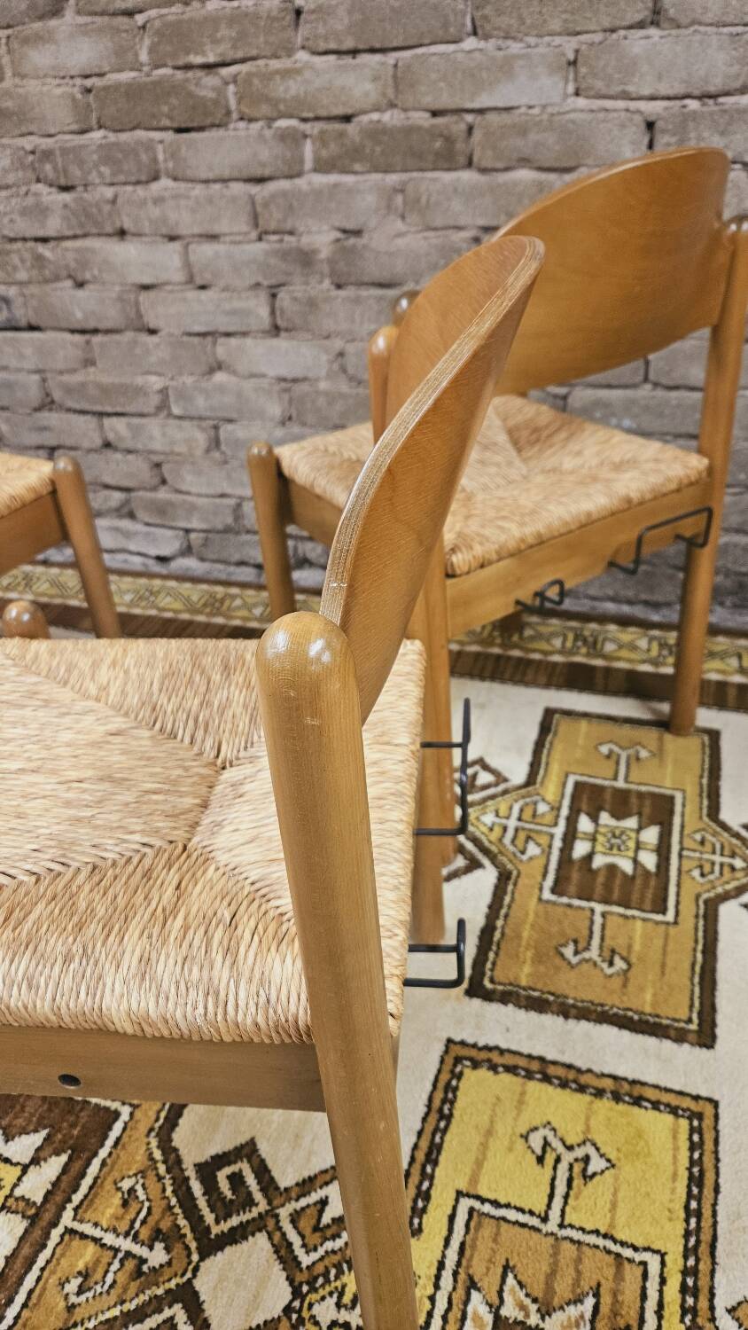 4 straw chairs in the vintage Charlotte Perriand 1970 style