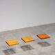 Ensemble de trois tables d'appoint en plexiglas et bois d'orme 1970 France