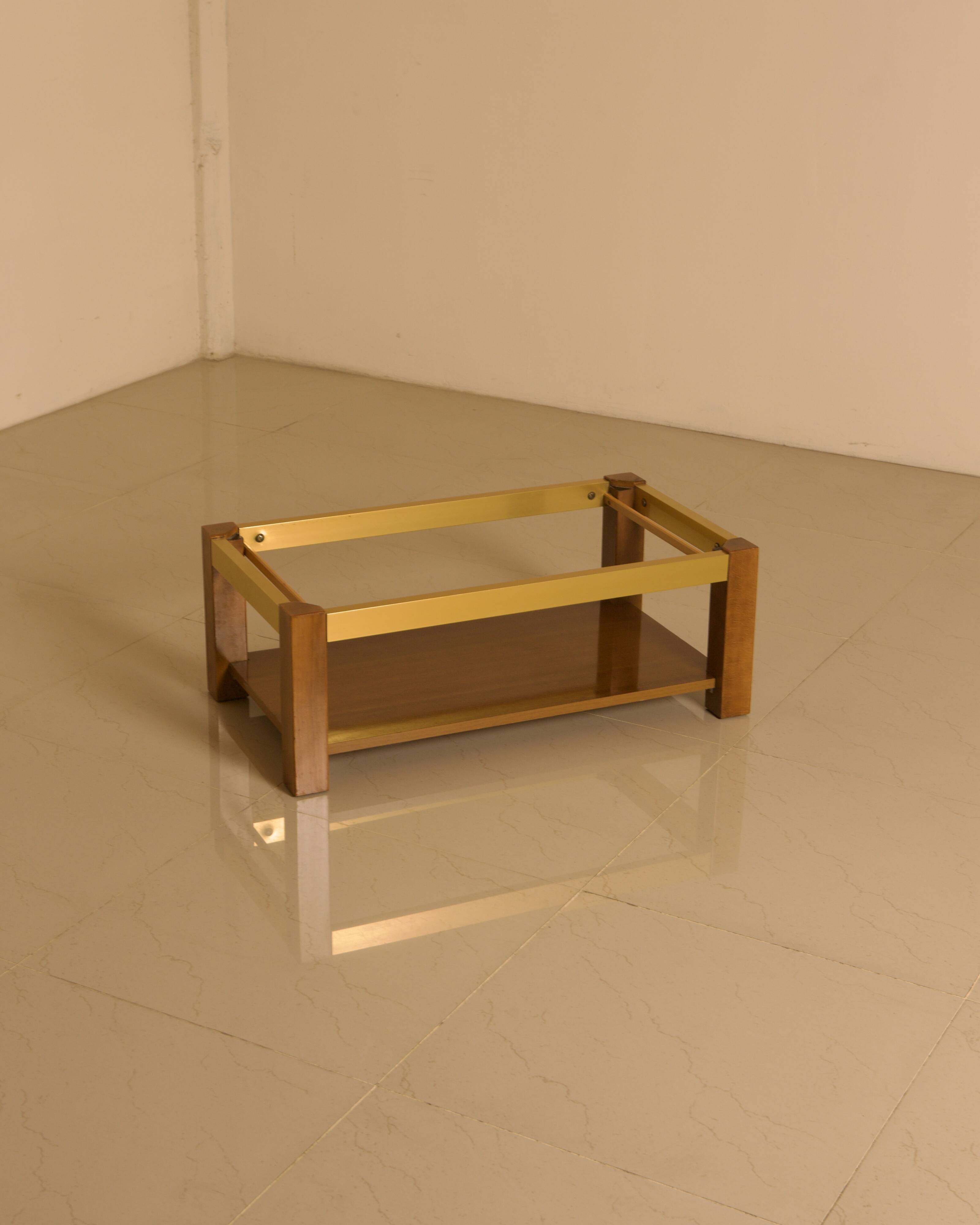 Rectangular Italian coffee table in wood and gold metal from the 70s.