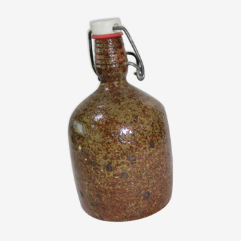Pyrity sandstone bottle