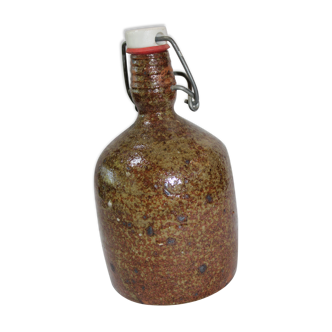 Pyrity sandstone bottle