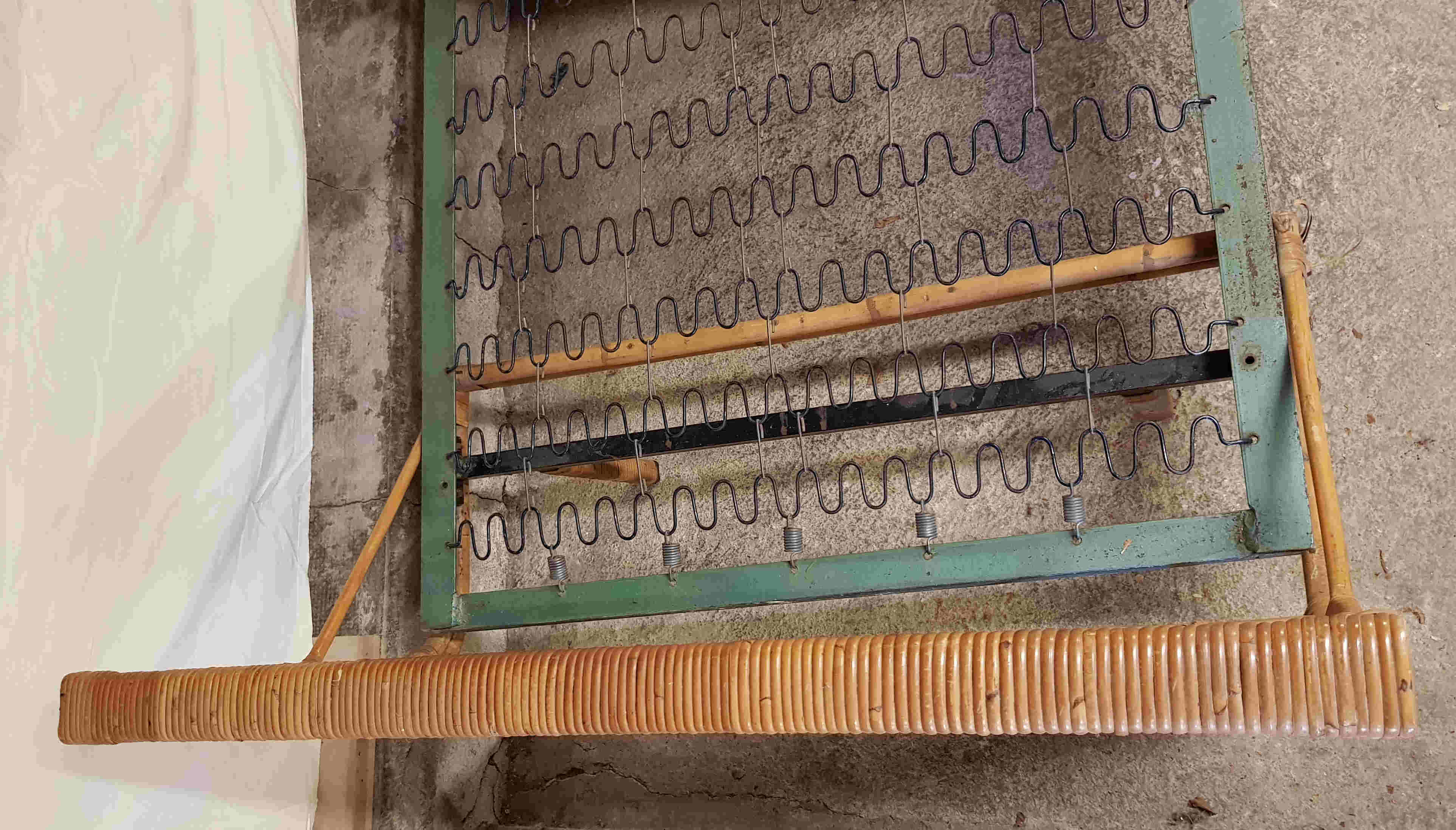 Rattan bed 50s