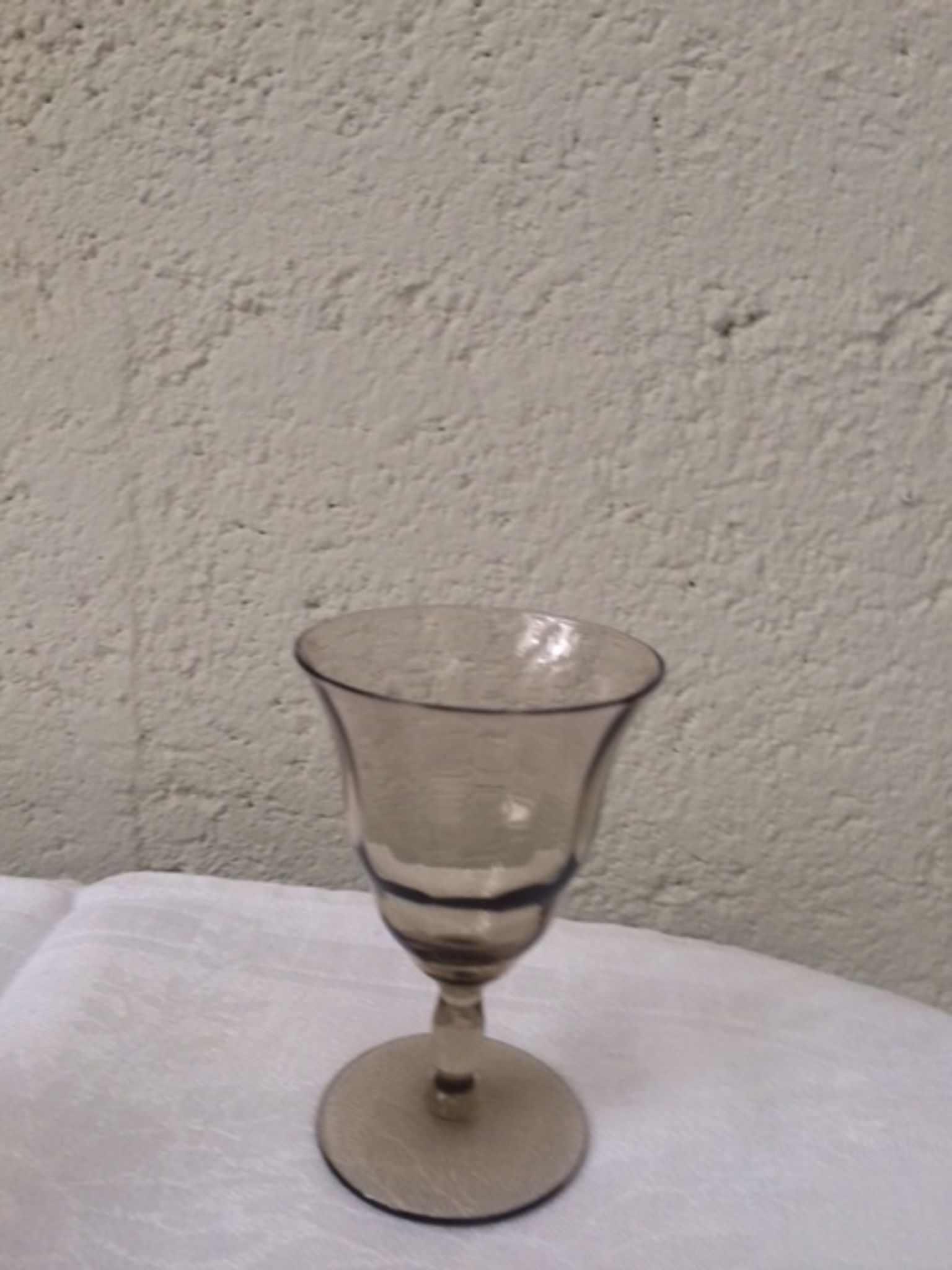 Liqueur glass Brown and gold edging and 9 small glasses Decanter's vintage liquor