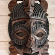 Masque tribal en bois