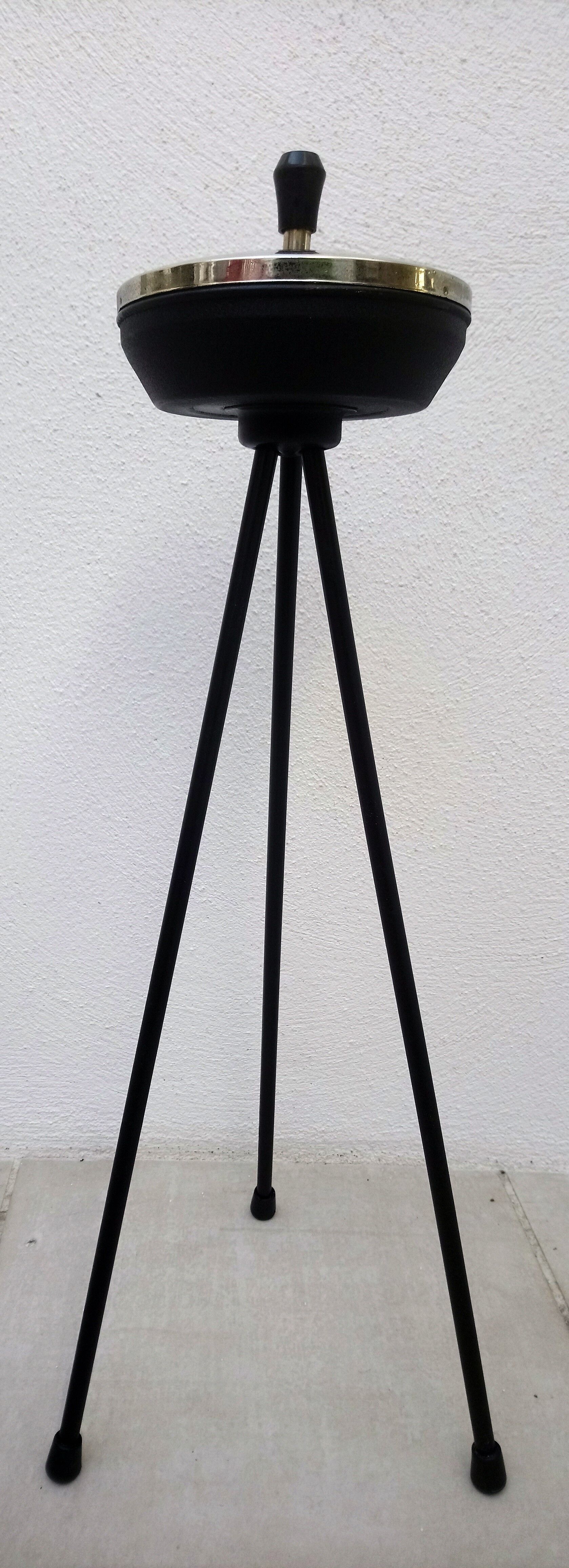 Ashtray on feet tripod 60 years