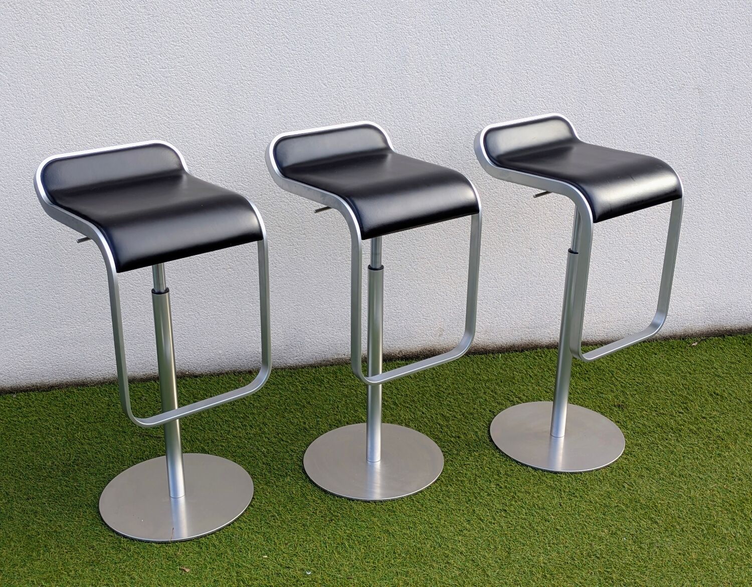 3 adjustable bar stools Lapalma black leather, Italian design