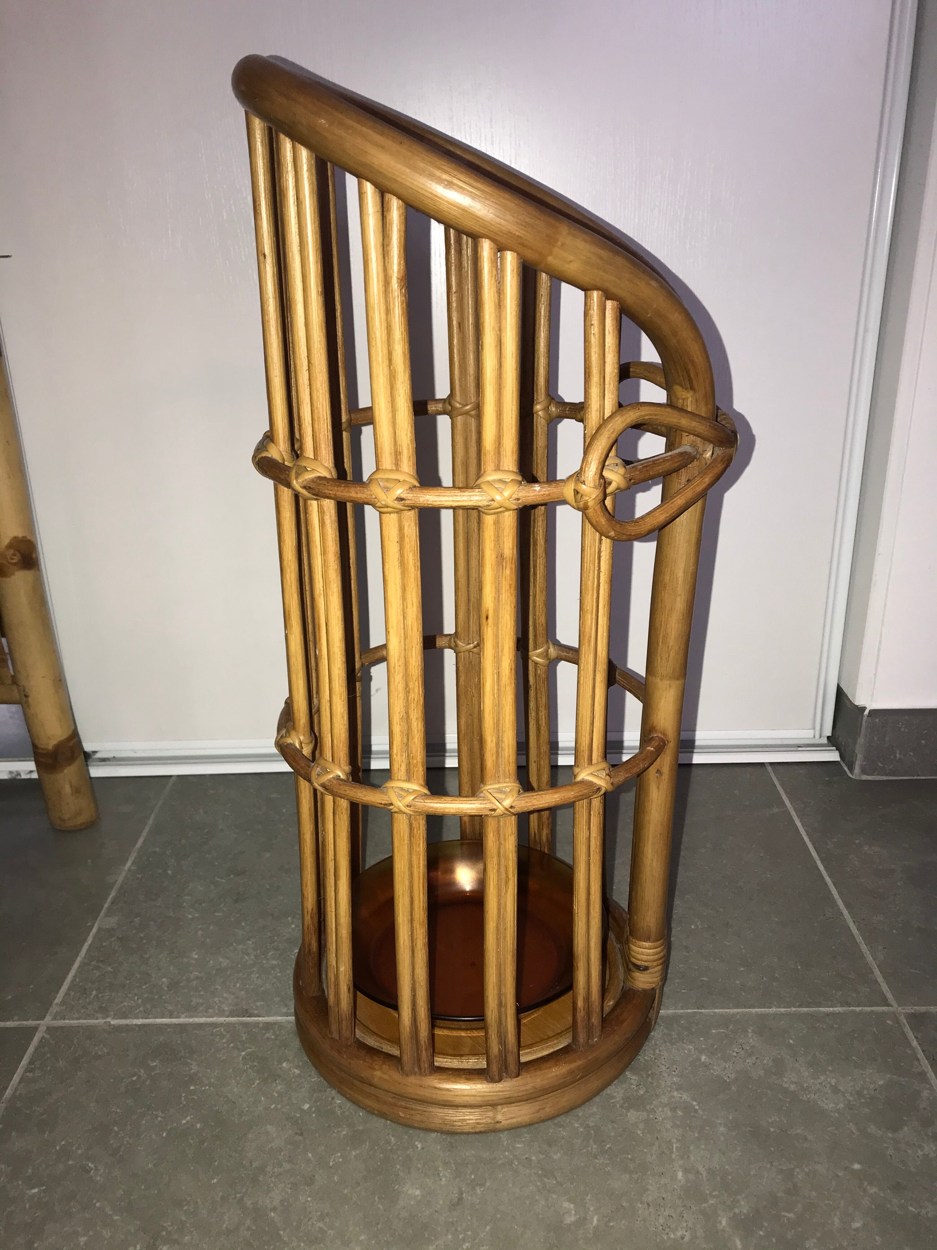 Rattan umbrella carrier