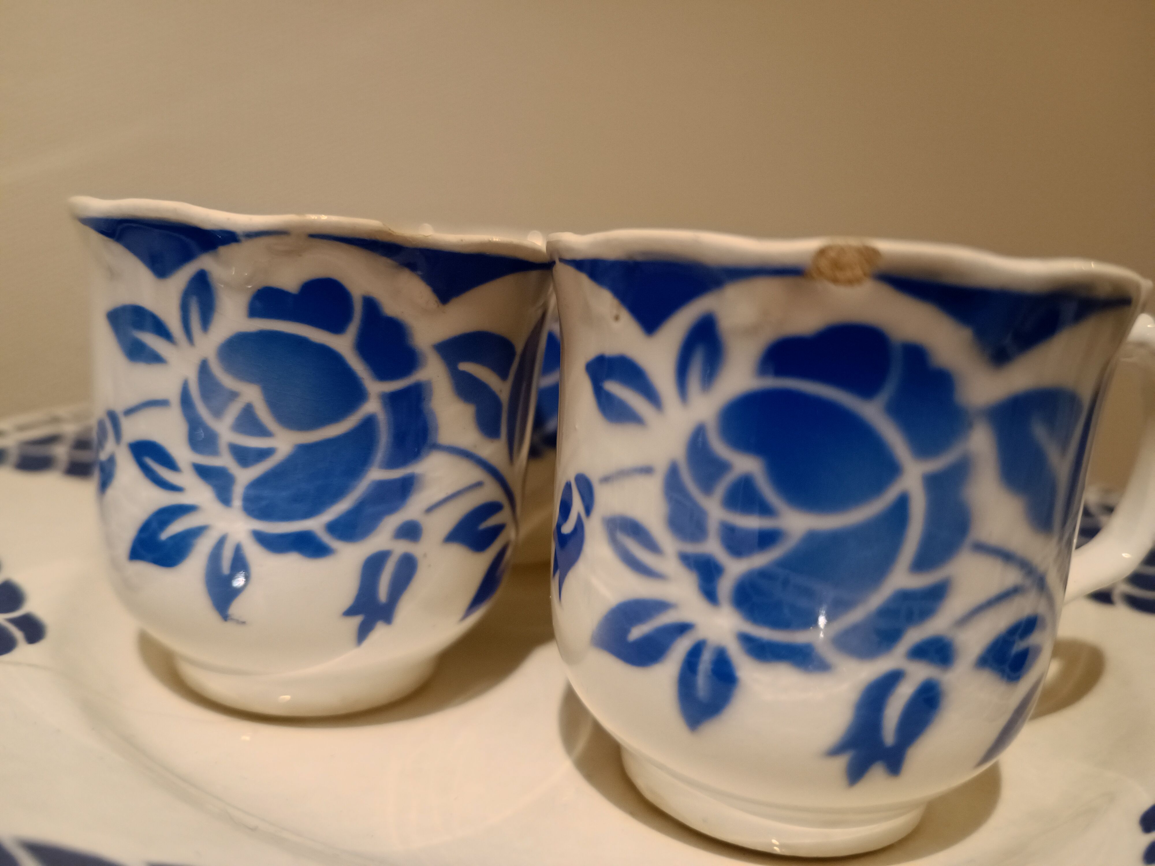 4 tasses terre de fer Digoin Sarreguemines