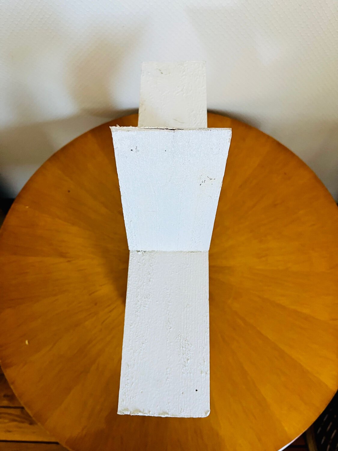 Old wooden star white patina