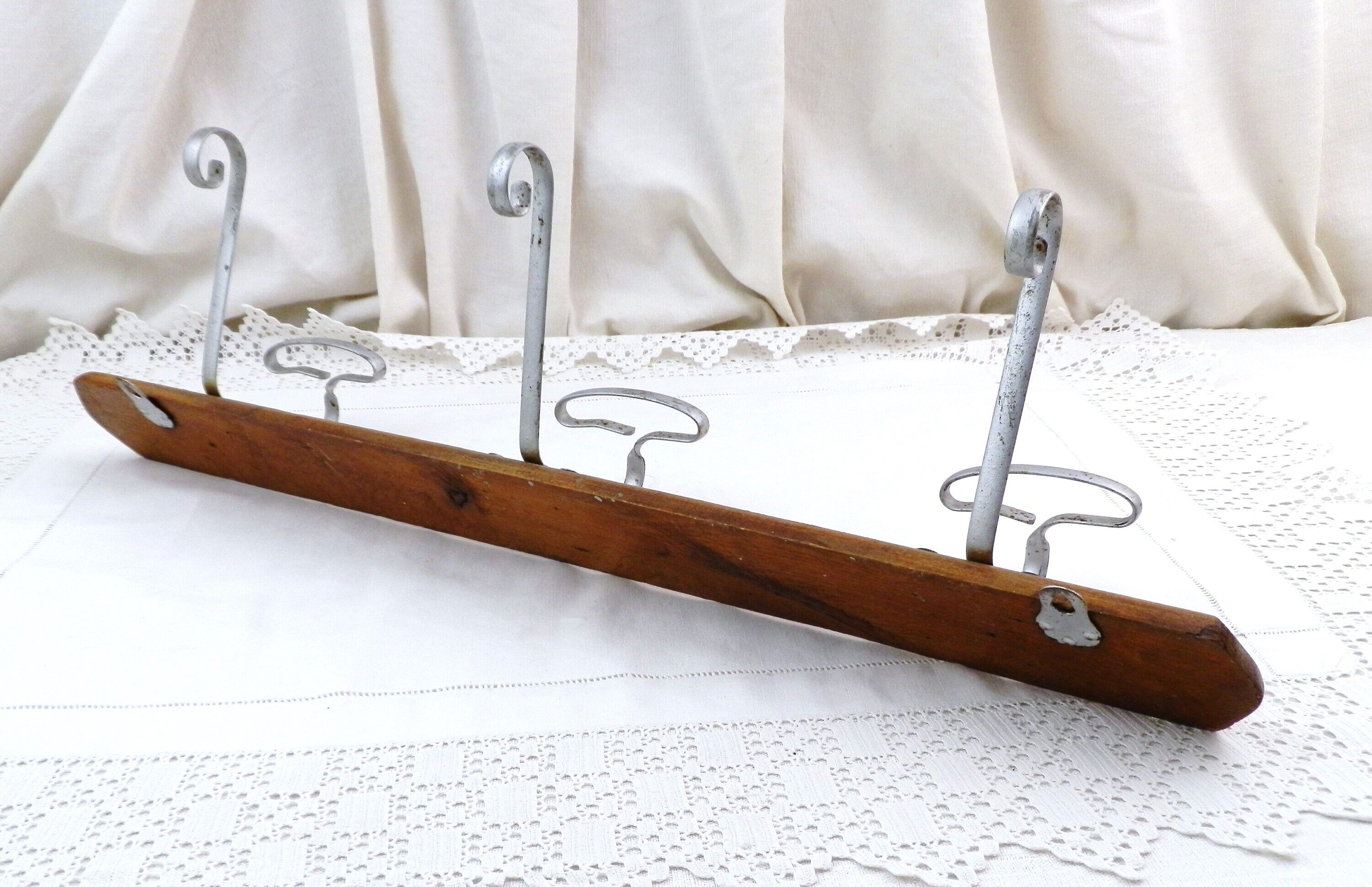 Porte-manteau et porte-chapeaux ancien à 3 crochets en bois et métal, style rustique français, accessoire de salle de bain, France