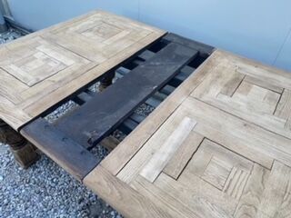 Extendable monastery table