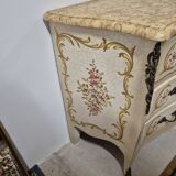 Louis XV style chest of drawers painted with flowers, Italian manufacture