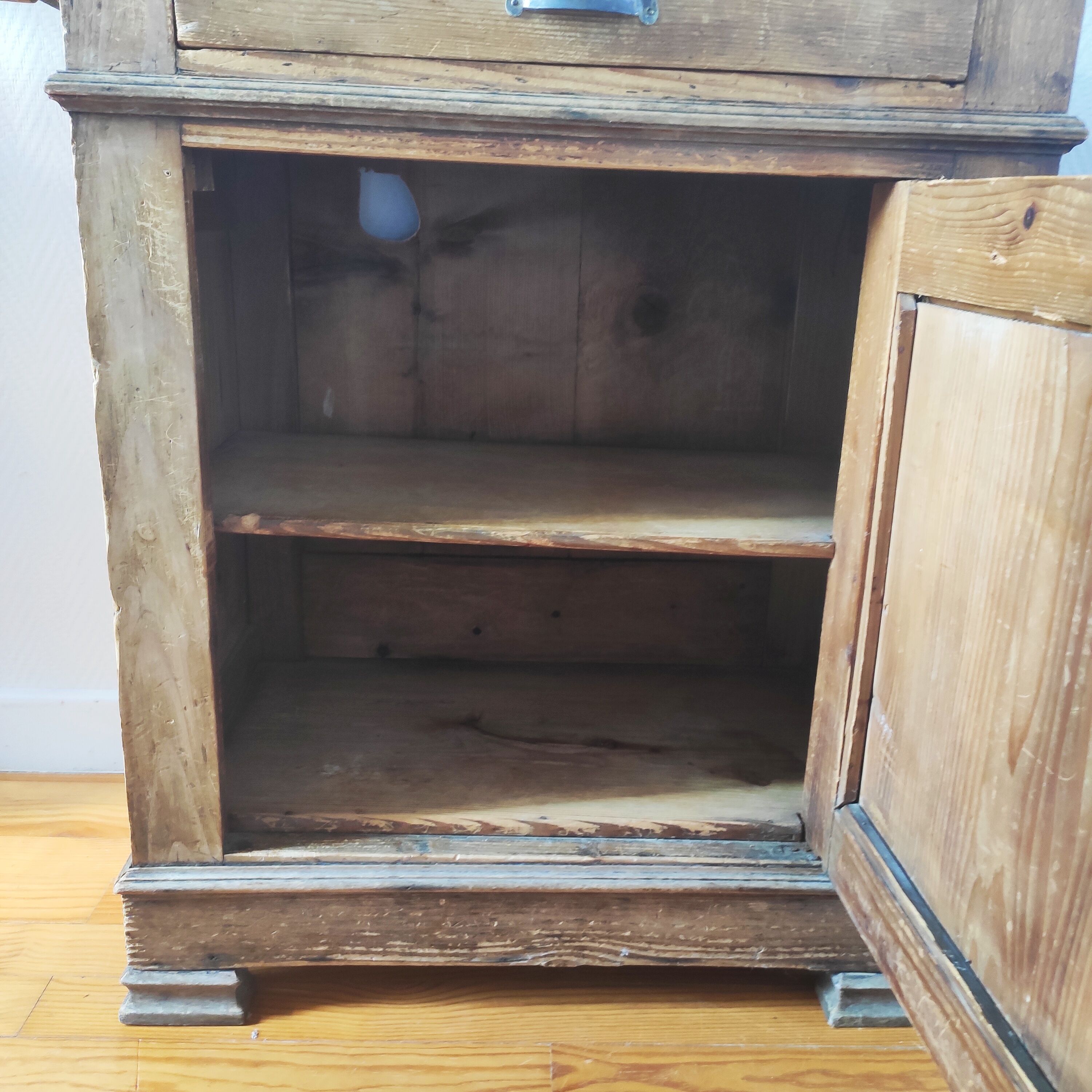 Old parisian style buffet