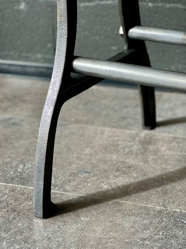Table industrielle pieds fonte