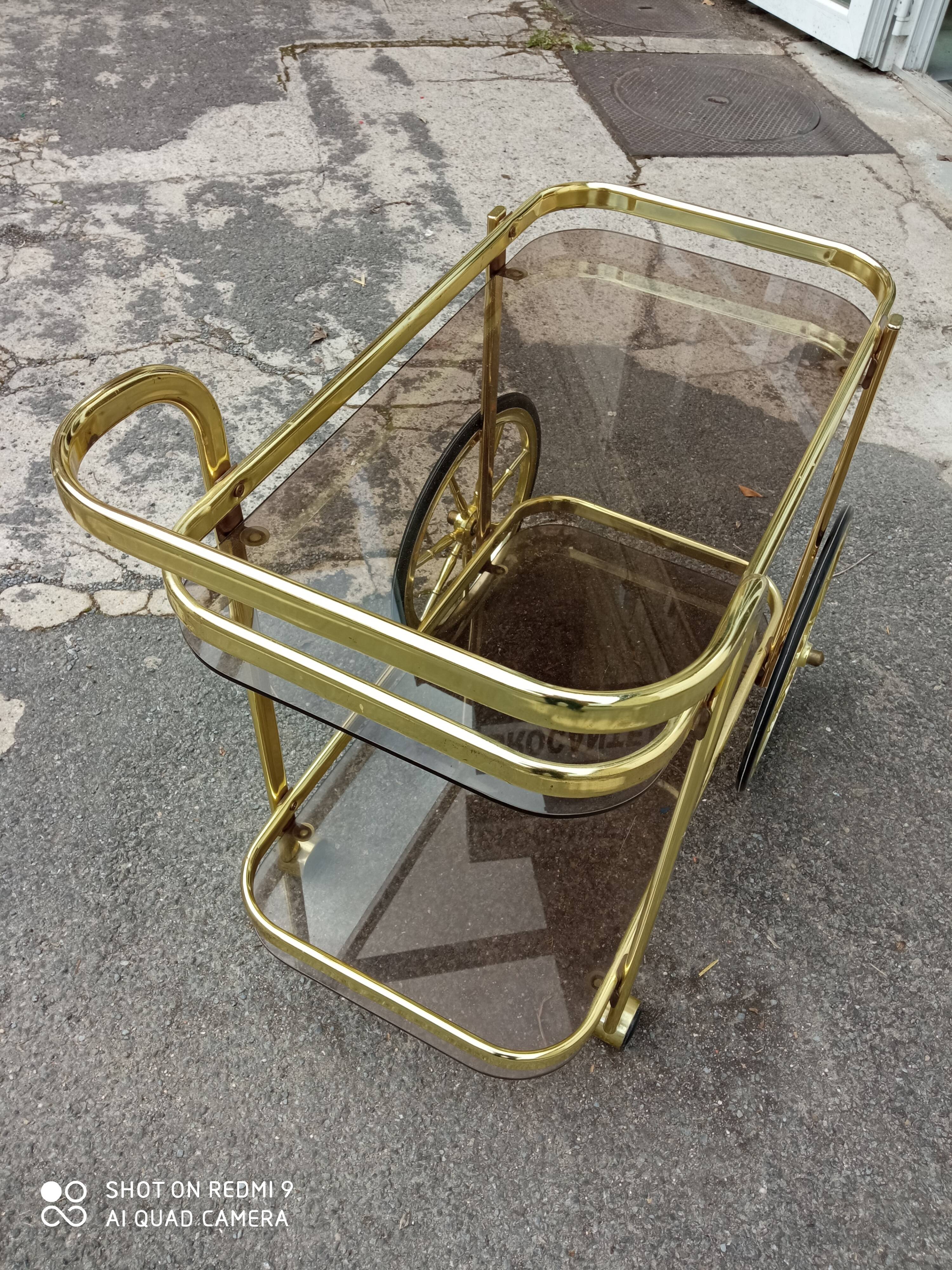 Serving table of the 70