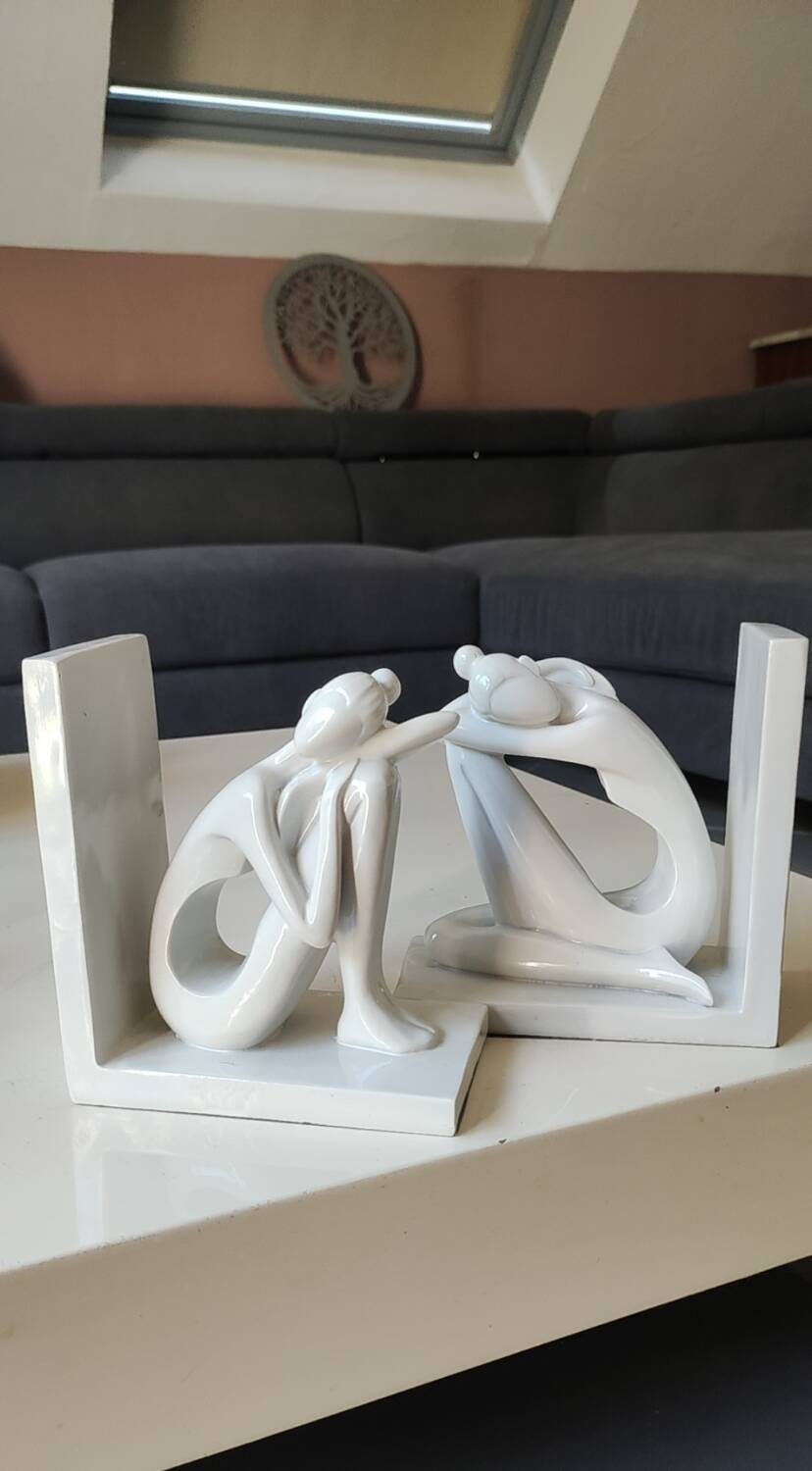 Paire de serre-livres figurines féminines
