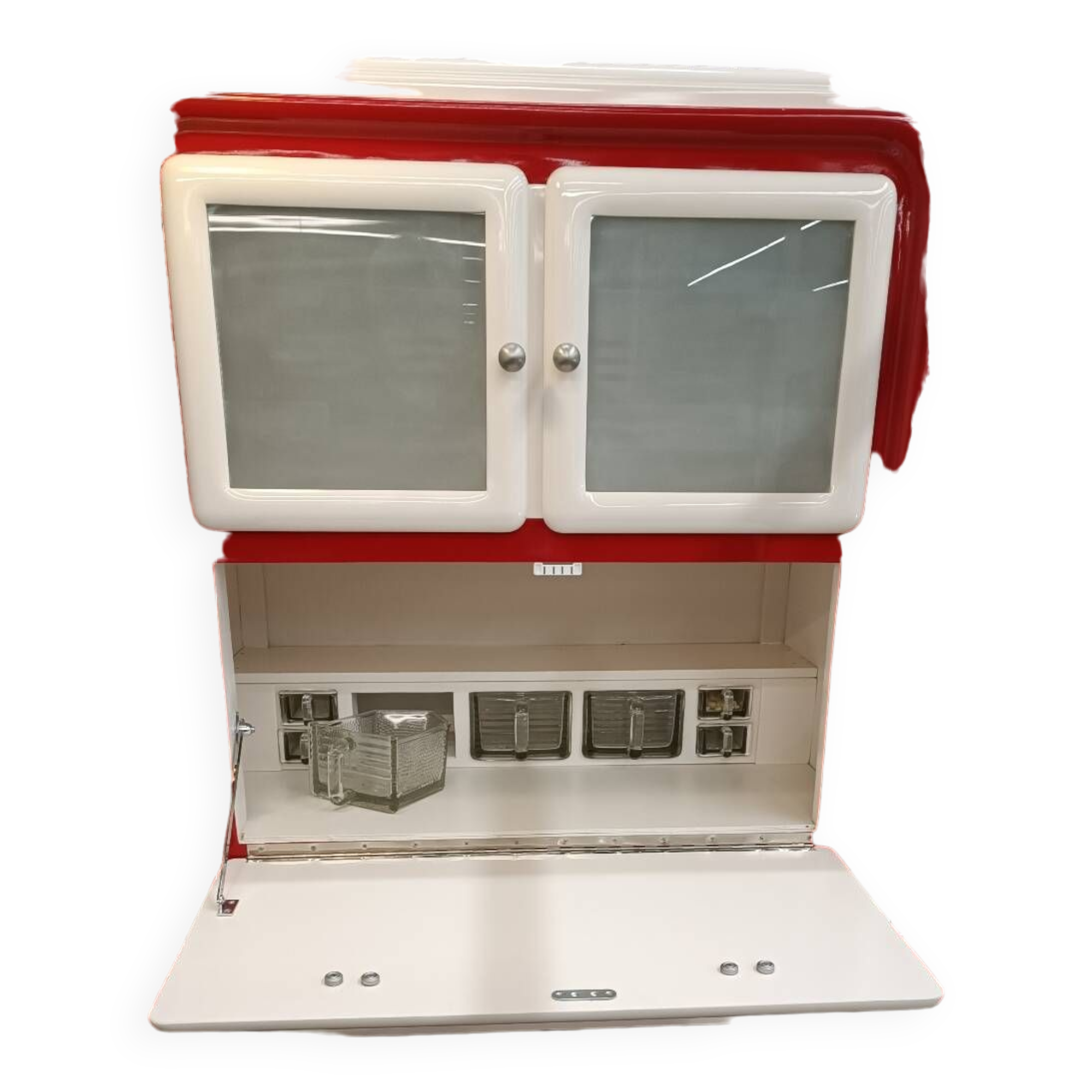 Buffet Mado completely restored.