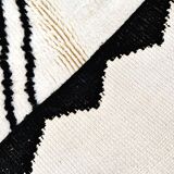 Beni Ouarain Moroccan Berber rug with black diamonds 238 x 160 cm new