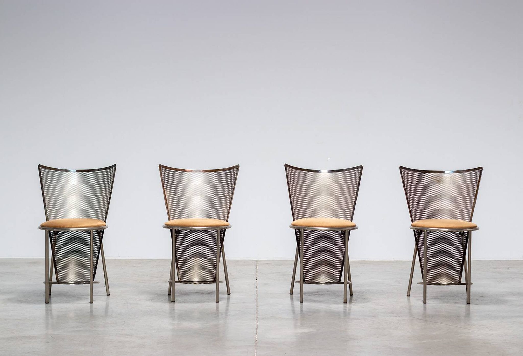 Frans Van Praet ensemble de quatre chaises Sevilla postmoderne 1990