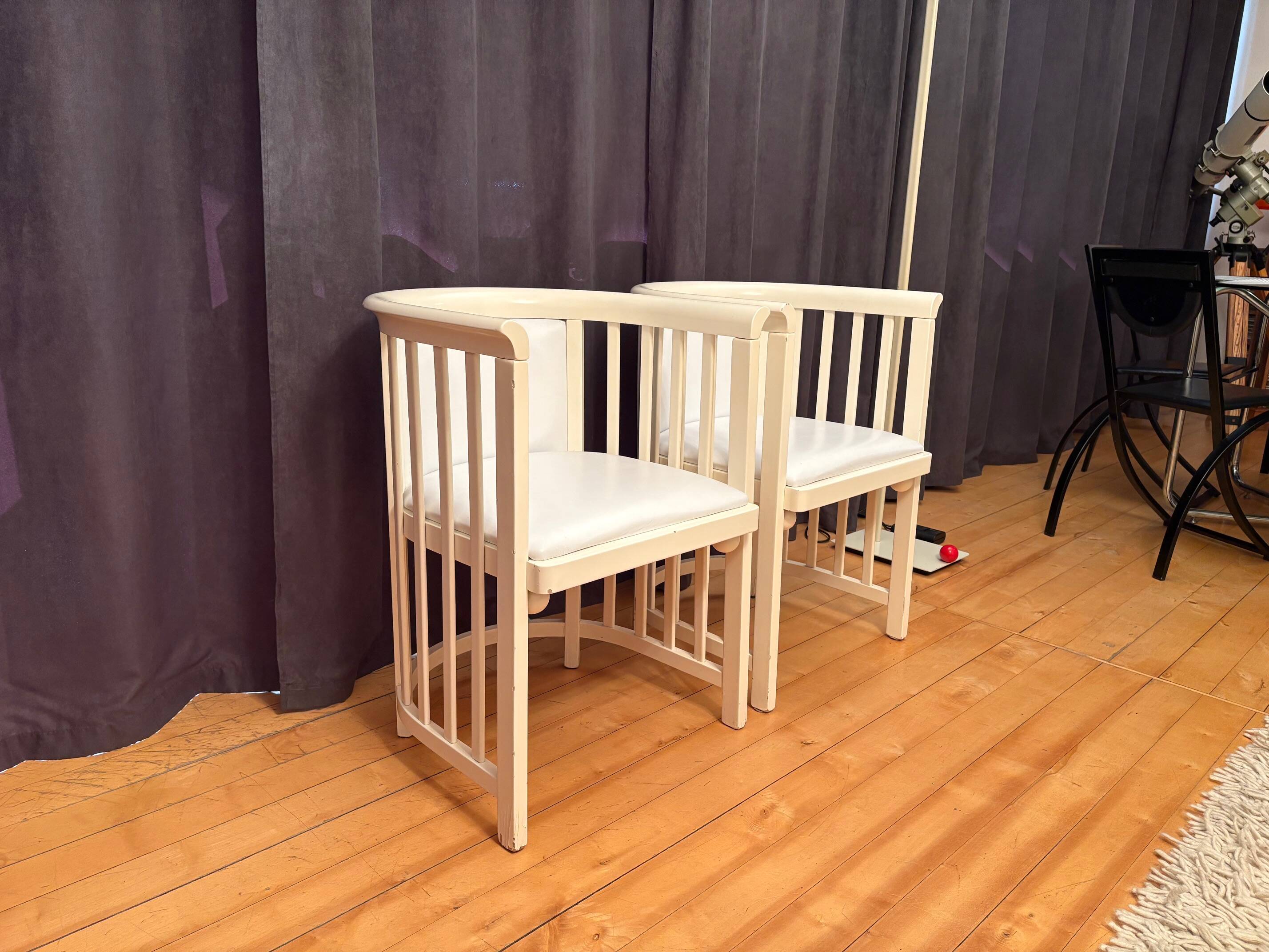 Pair of armchairs designed by Josef Hoffmann for Cabaret Fledermaus, Austri