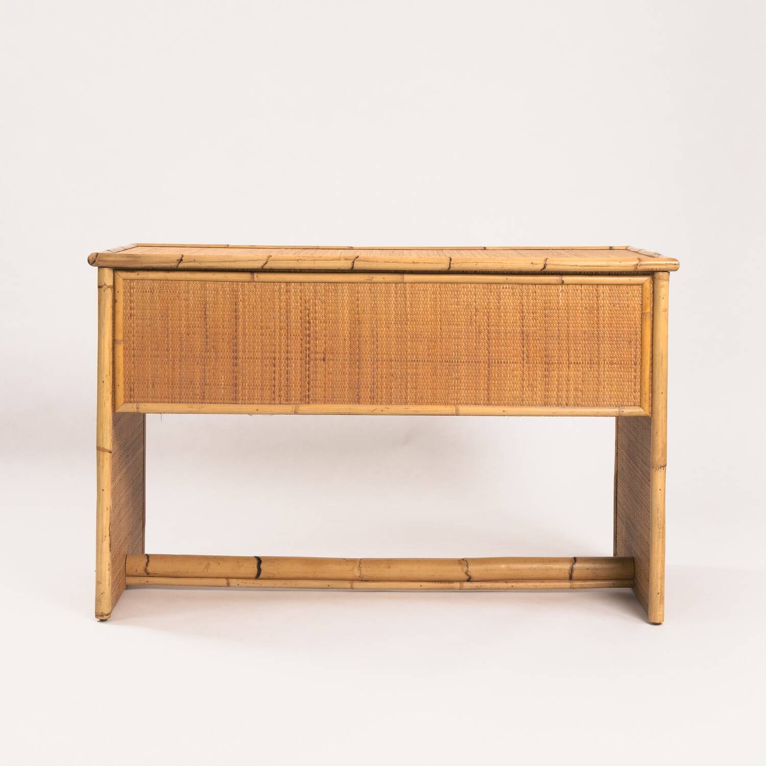 Bureau en rotin tressé et bambou avec charnières en bronze, Italie, années 1960