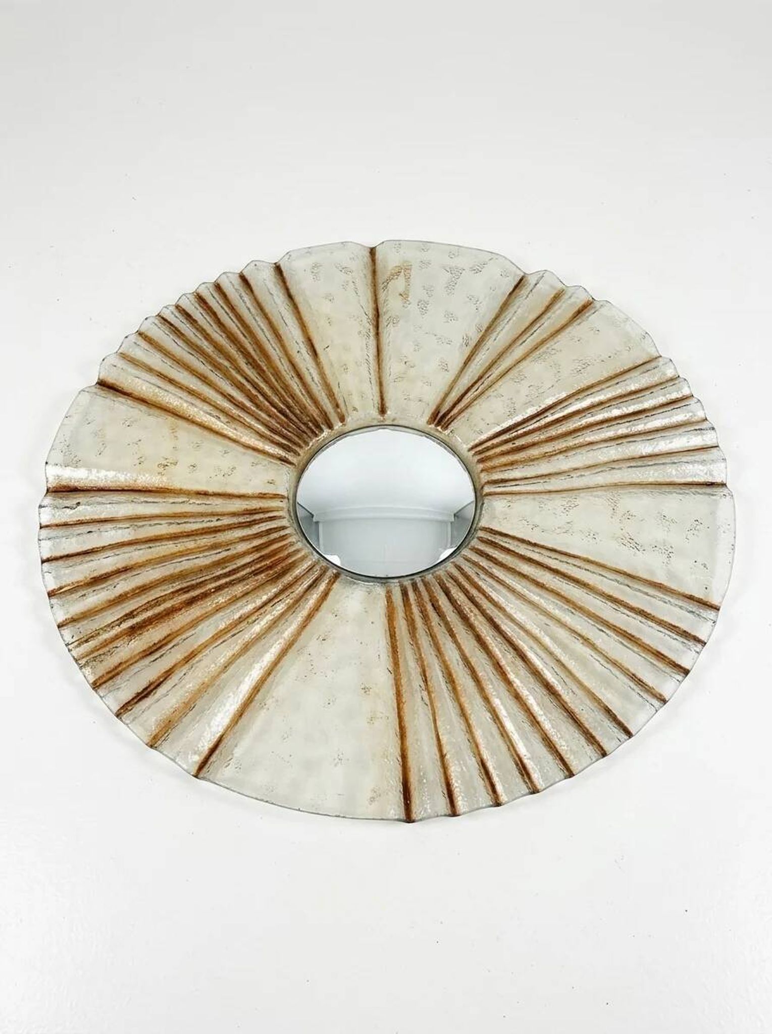 Grand miroir en verre en forme de soleil / années 1960 / 78 cm