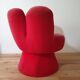 Fauteuil main rouge vintage années 70