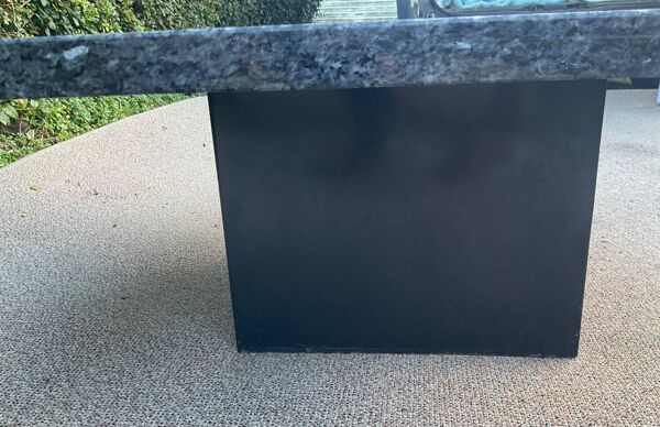 Table basse vintage en granit