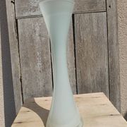 Single-stem vase in white opaline glass
