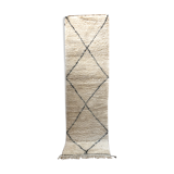 Moroccan Berber carpet Beni Ouarain corridor with black diamonds 2,9x0.9m