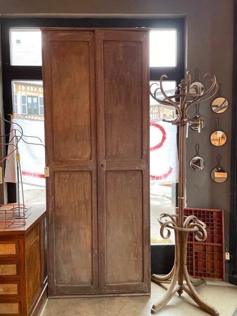 Administrative cabinet