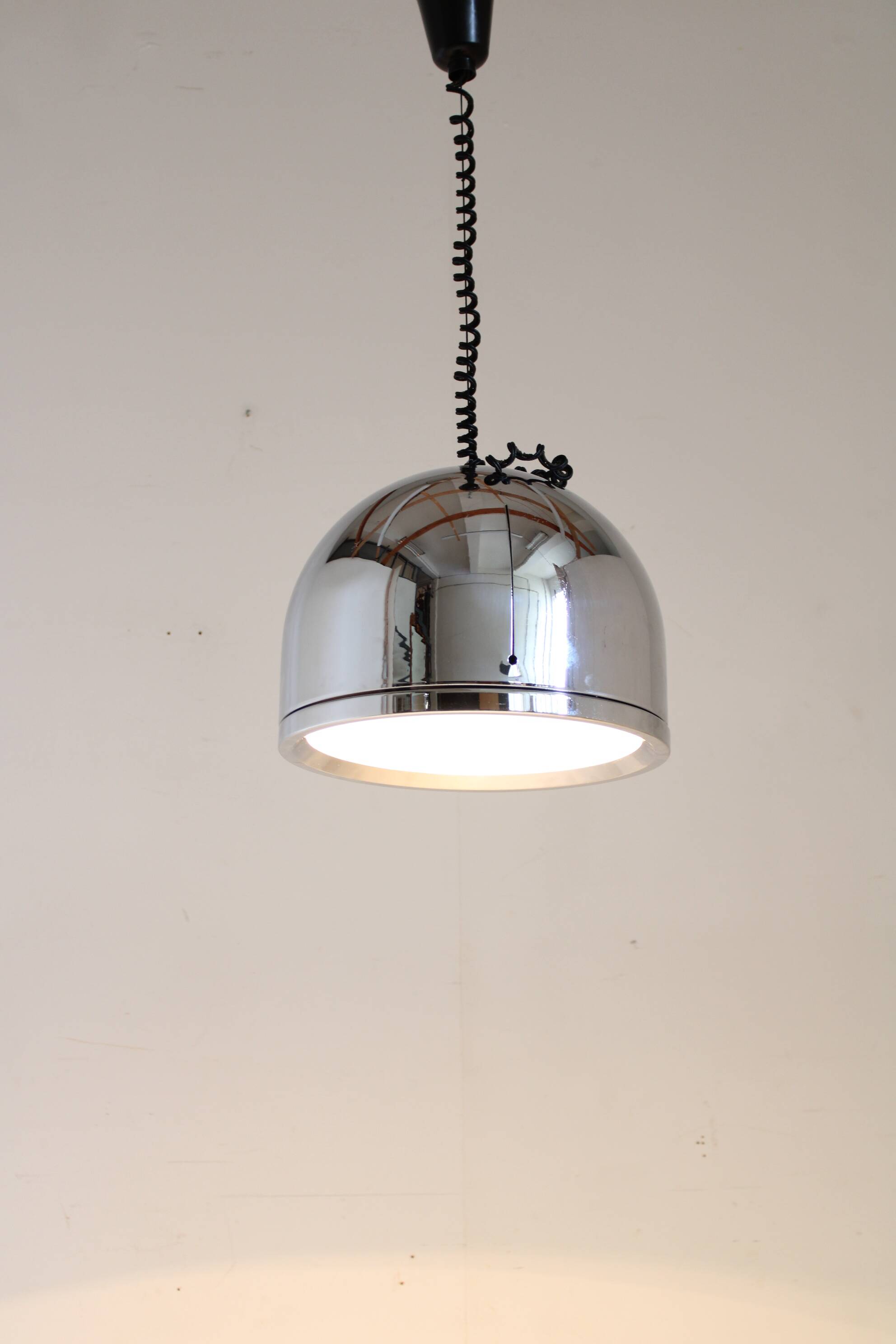 1970s Rare Italian Chrome Plated Adjustable Pendant Light